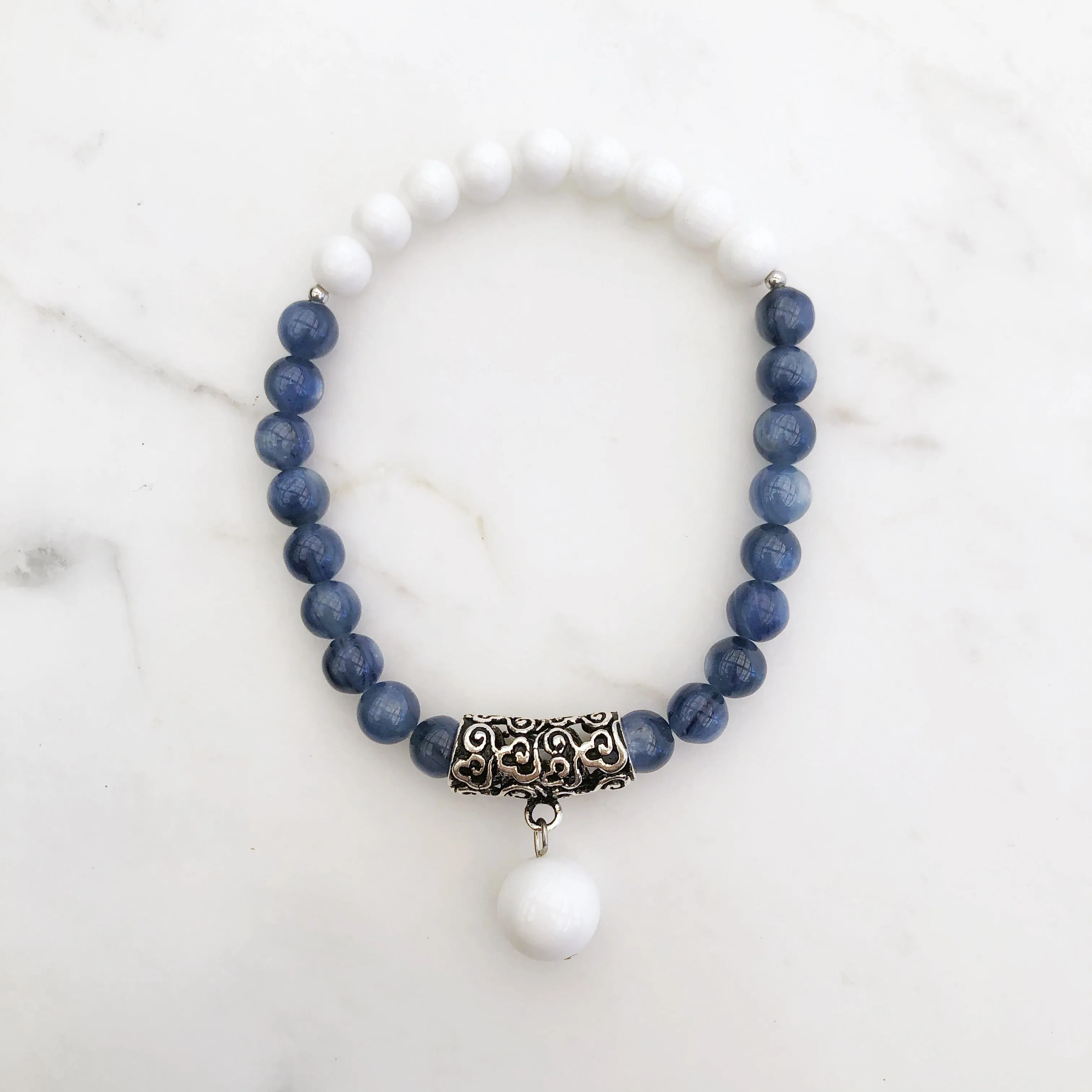 Auspicious Beaded Kyanite and Tridacna Bracelet