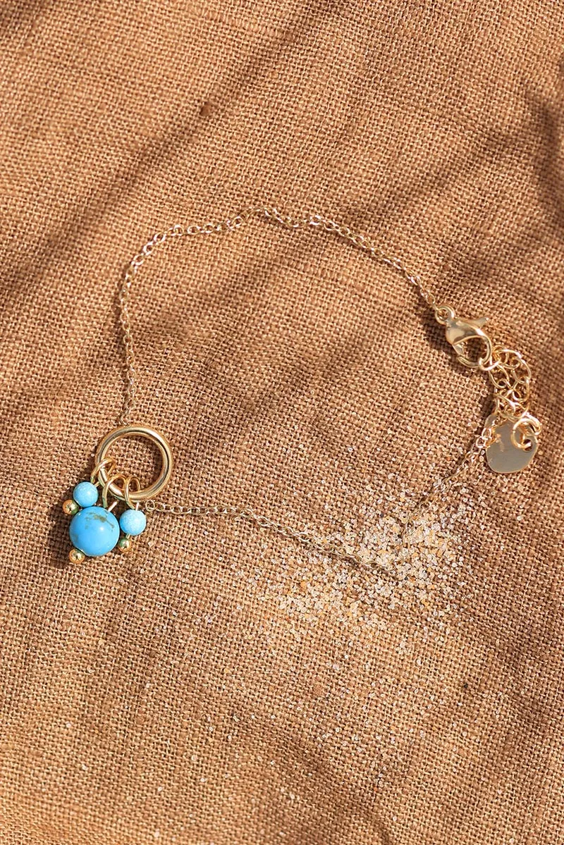 Bracelet chaine fine pendentif perles turquoise