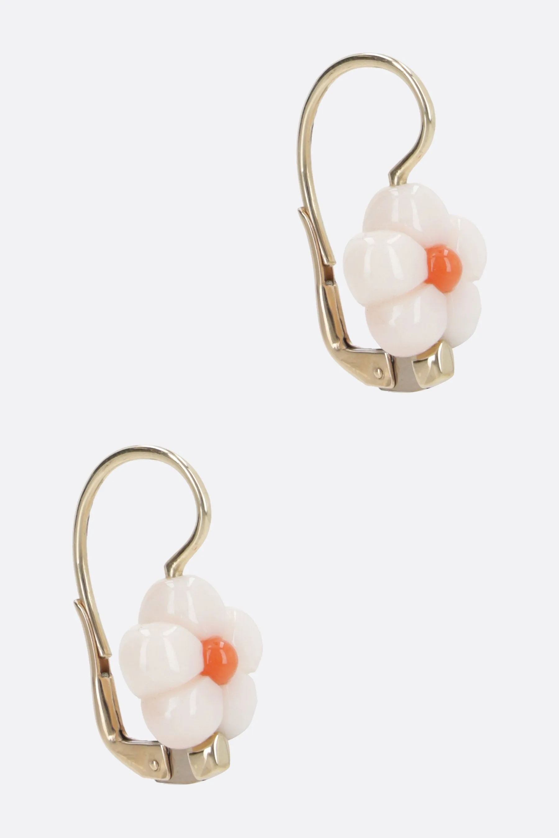 Daisy earrings in yellow gold and coral