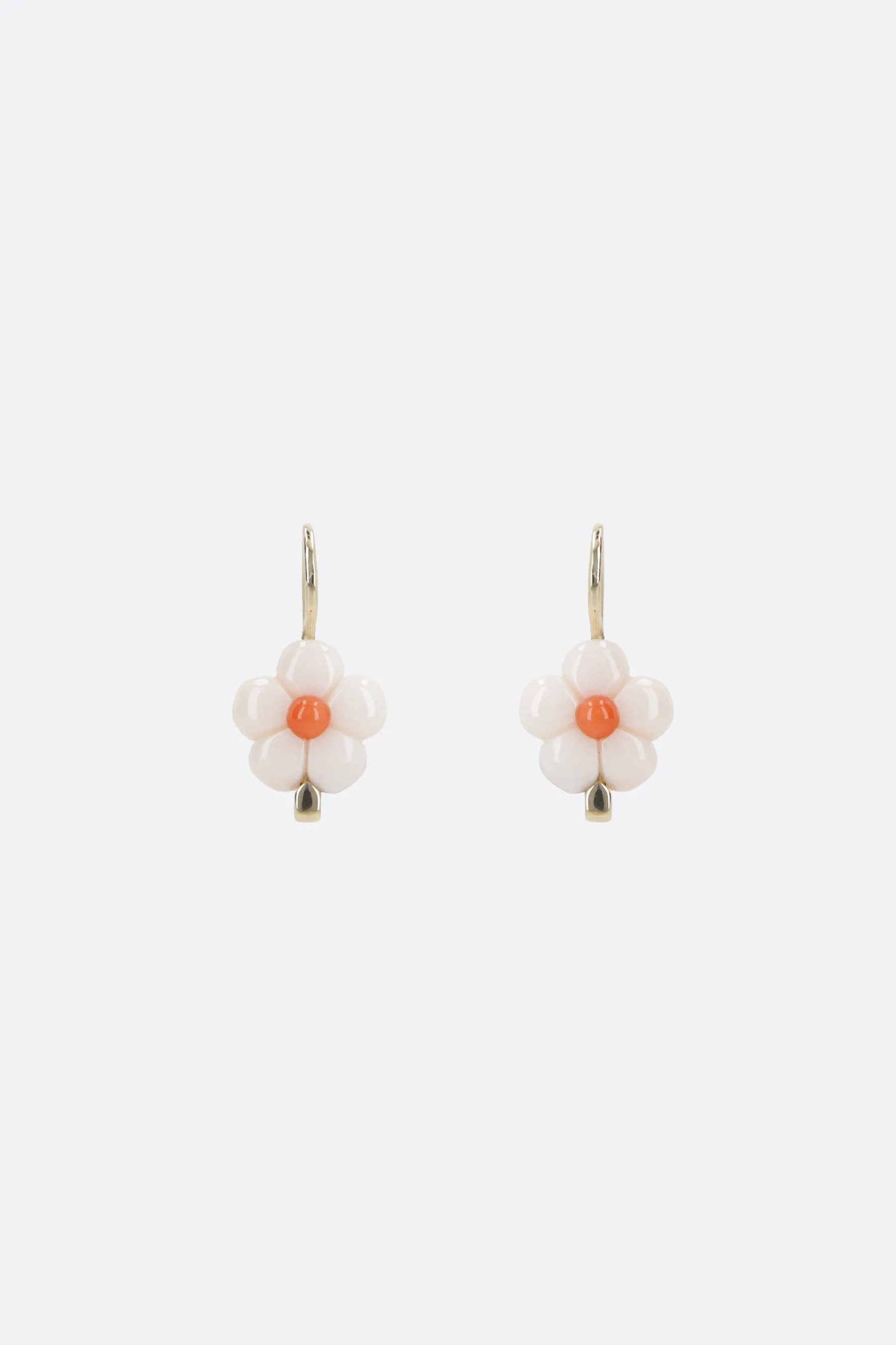 Daisy earrings in yellow gold and coral