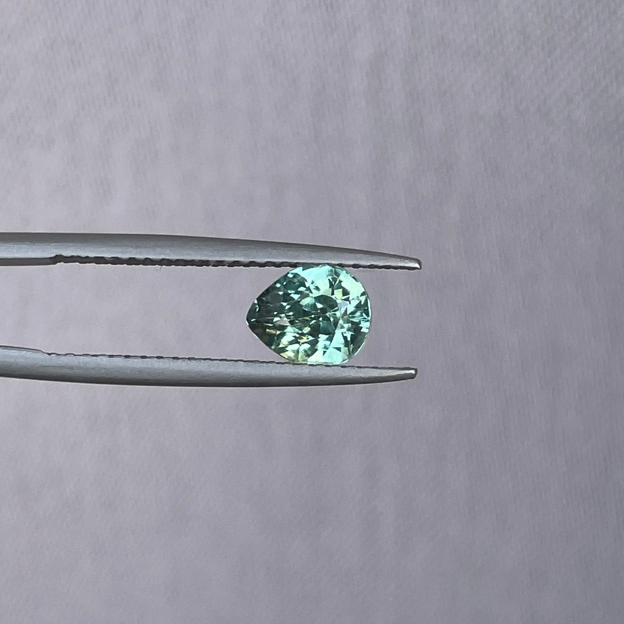 Excellent Pastel Green Sapphire Gemstone, 1.25 cts., 6.70 x 5.60 x 4.20 mm, Pear shape