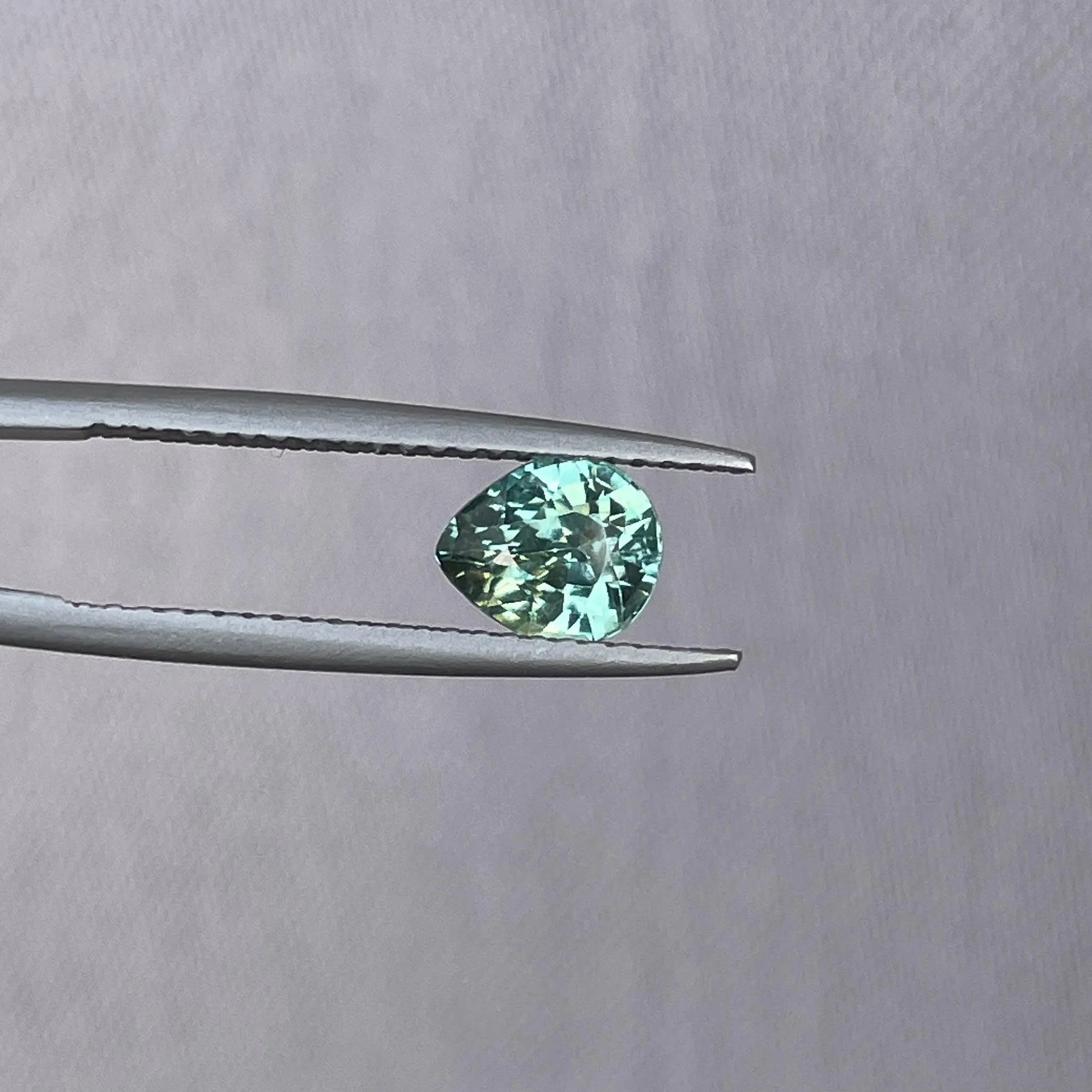 Excellent Pastel Green Sapphire Gemstone, 1.25 cts., 6.70 x 5.60 x 4.20 mm, Pear shape