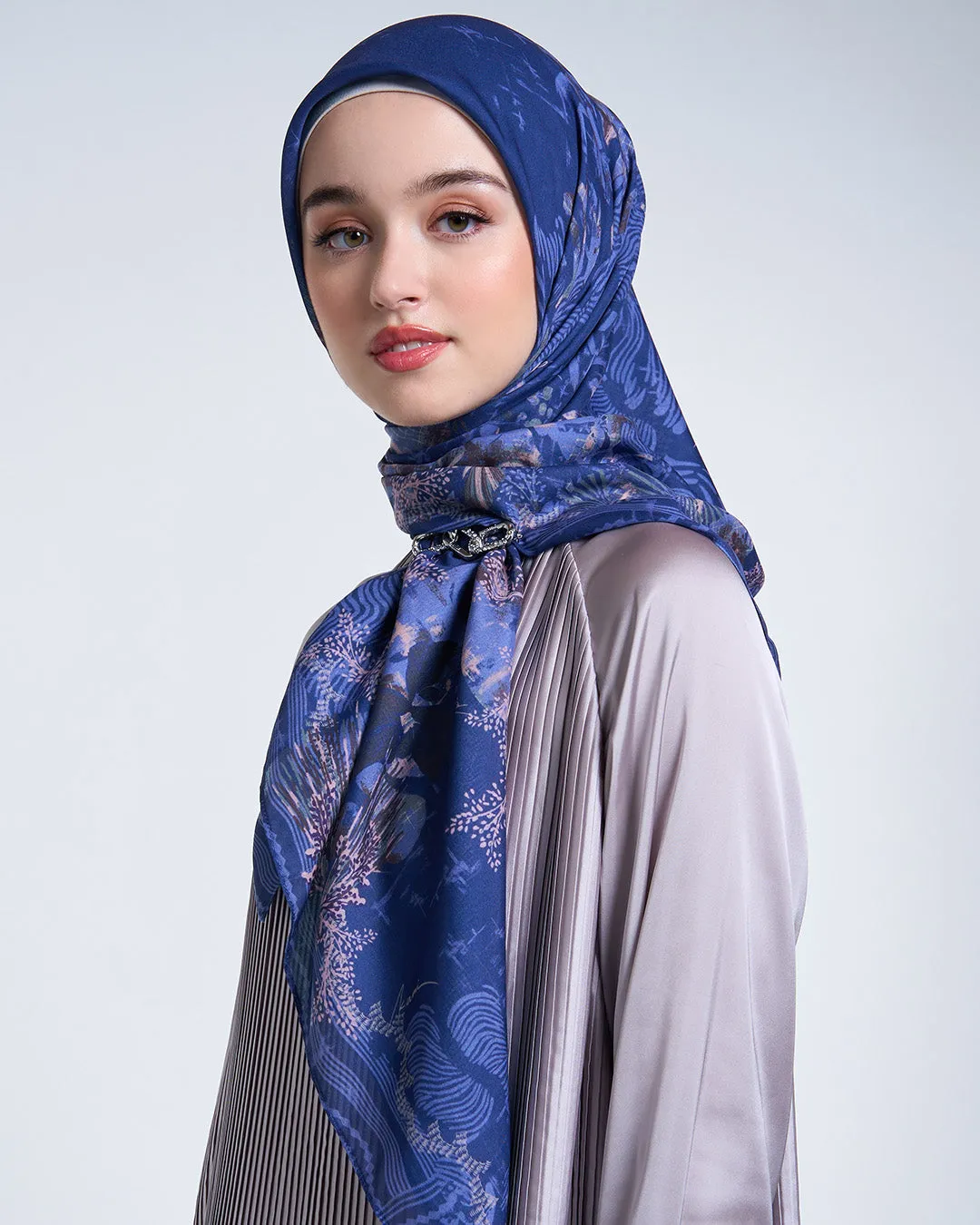 IKARONA SIGNATURE SCARF DUSTY BLUE