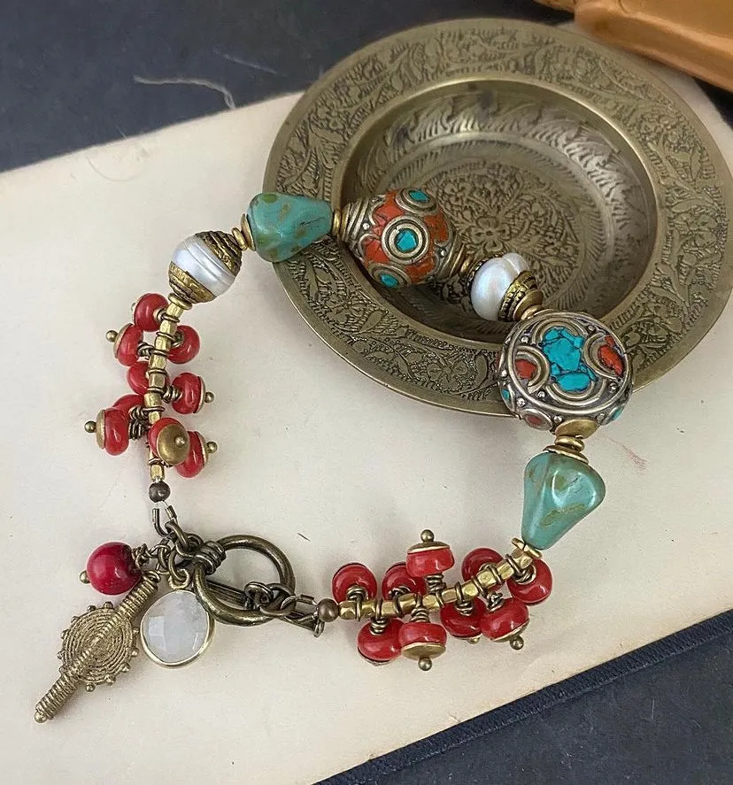 Nepal bliss. Pearl beads, Indonesian glass, nepal beads, czech glass and bronze metal bracelet.