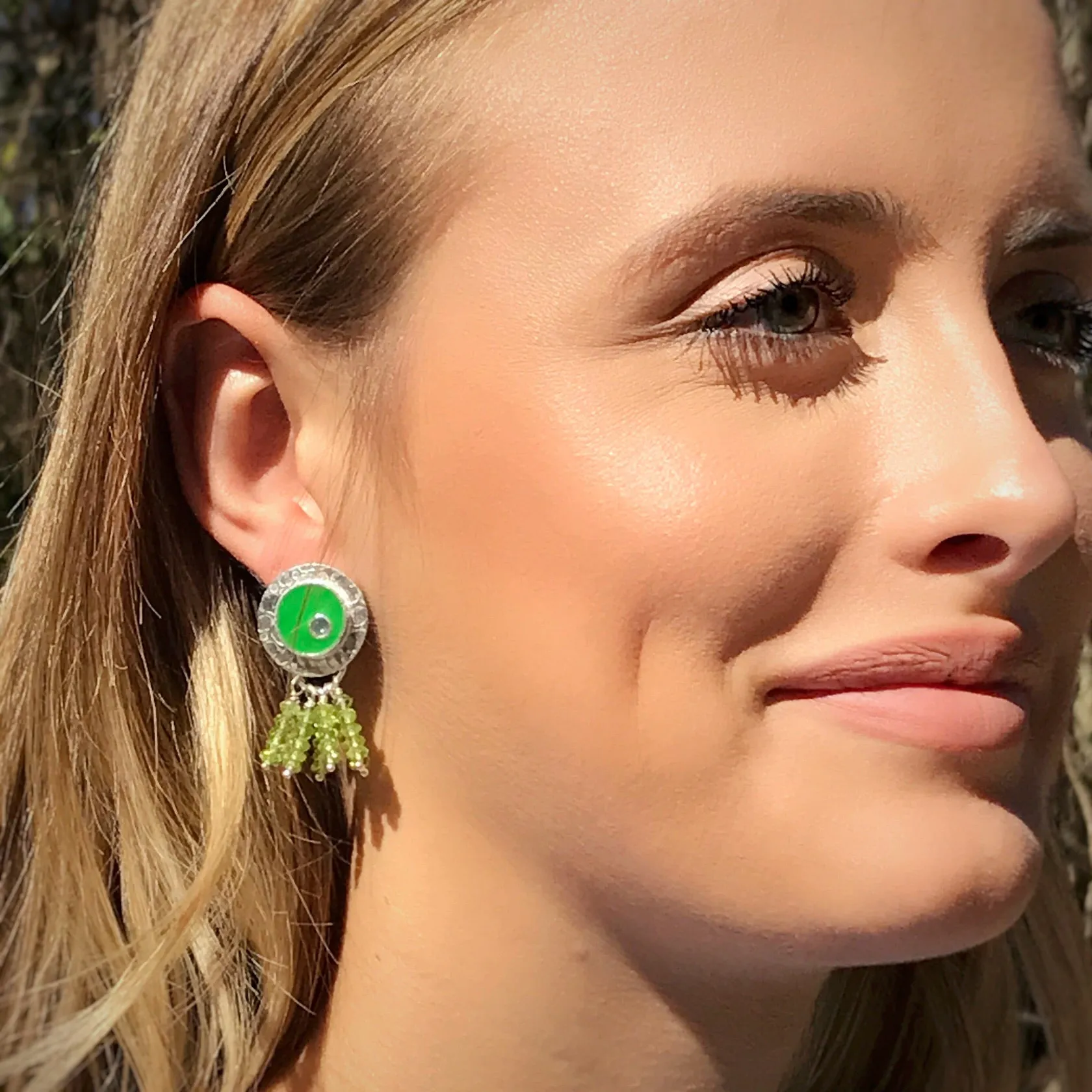 Reef Ripples post earrings with peridot