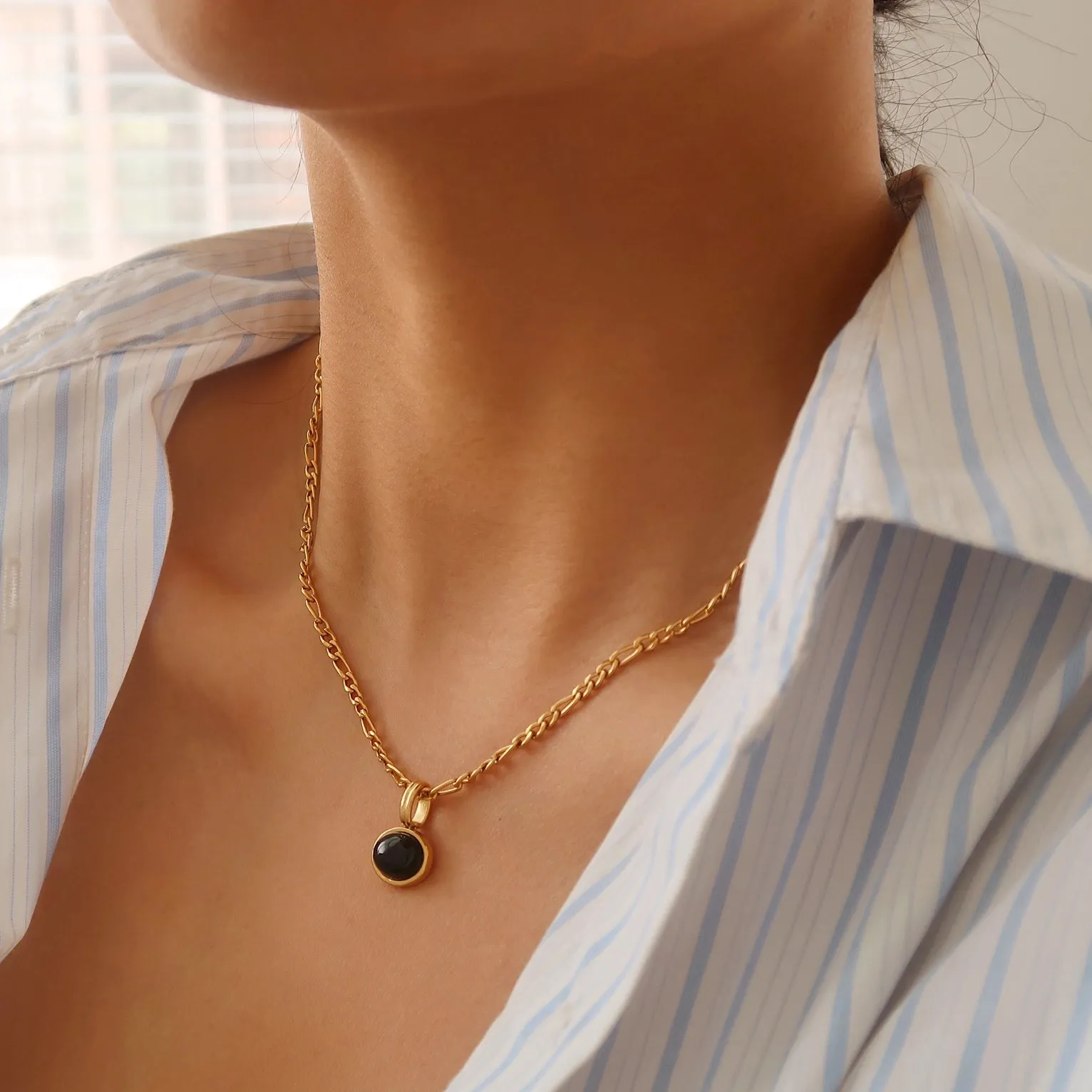 The Black Onyx Pendant Necklace