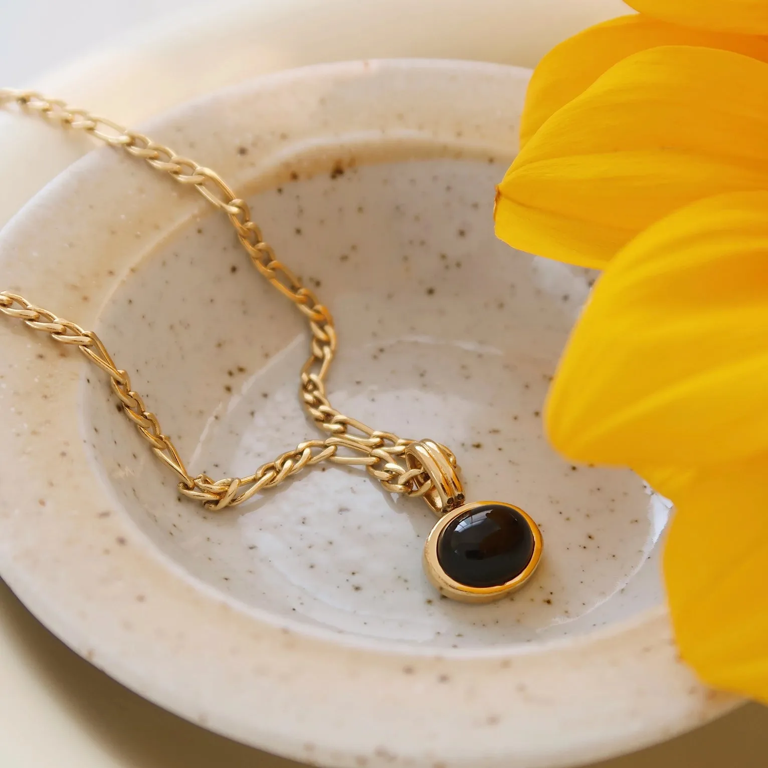 The Black Onyx Pendant Necklace